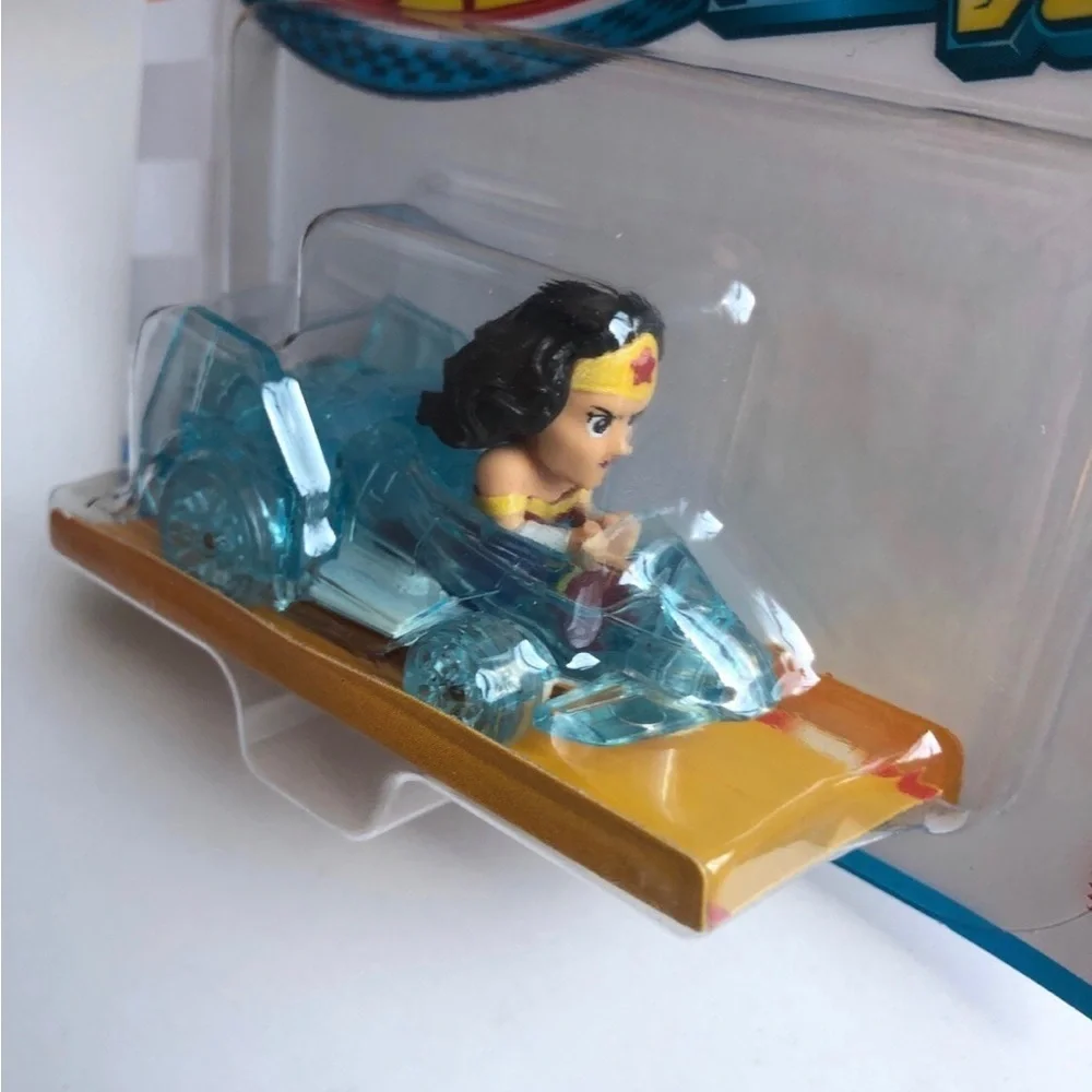 Hot Wheels Racer Verse Diecast: DC Comics Wonder Woman - BRAND NEW!!